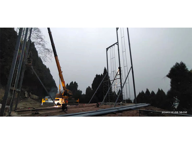 四川南部县悬崖秋千